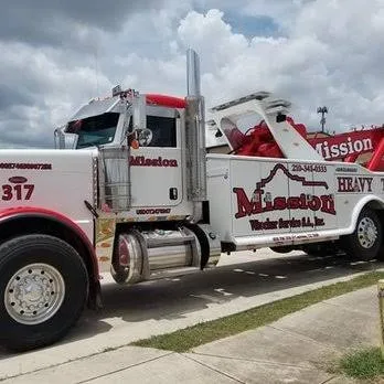 Mission Wrecker Service heavy-duty tow truck, now operating as part of Texas Auto Carriers